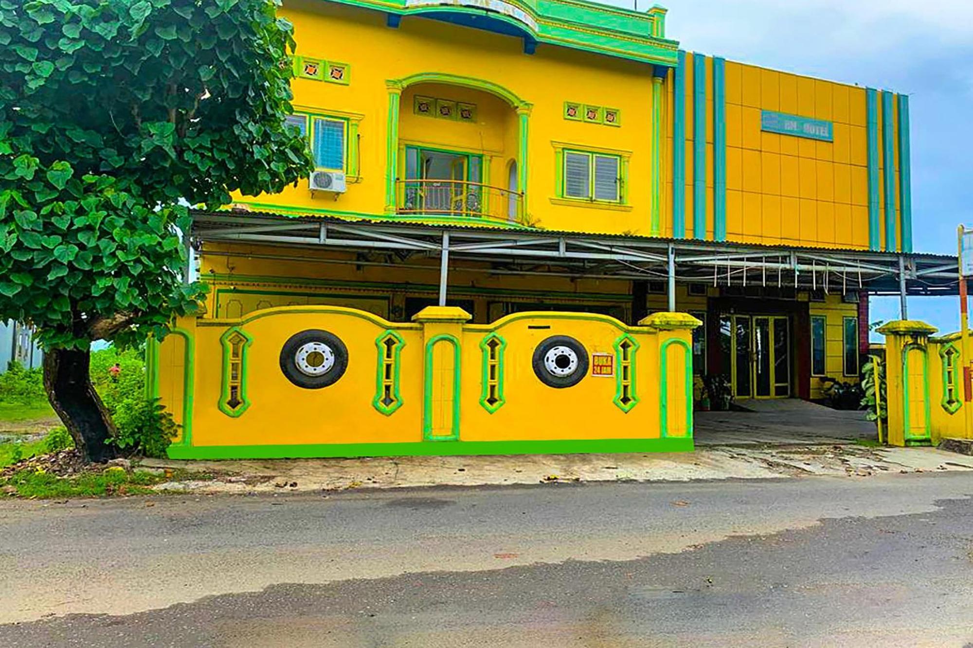 Oyo 92326 Hotel Melati Bm Pangkep Maros Bagian luar foto